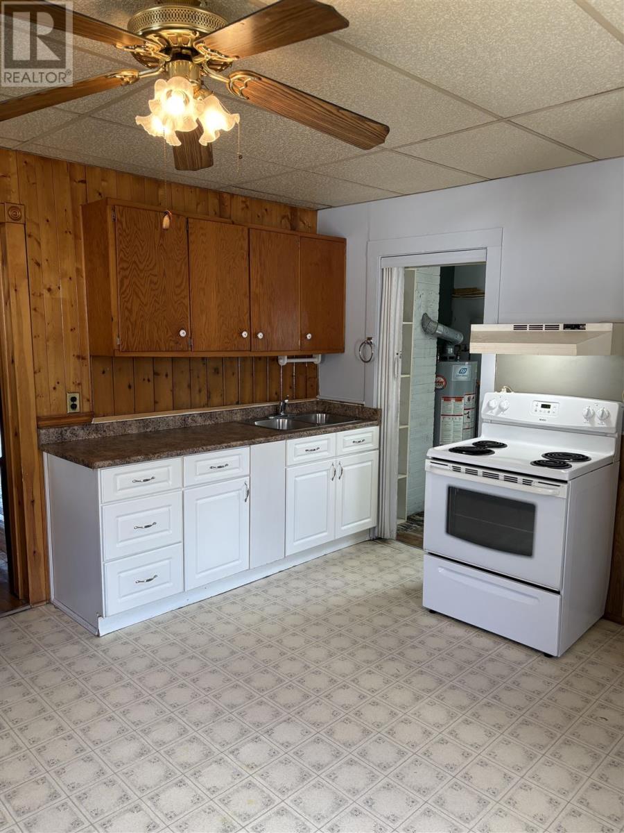 37 Hawkins ST - 10