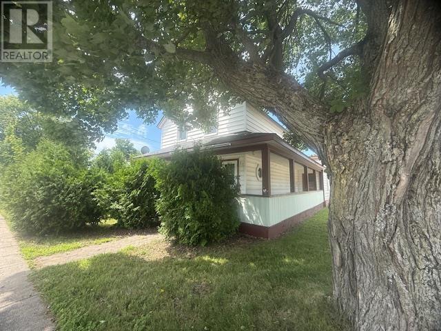 37 Hawkins ST - 2