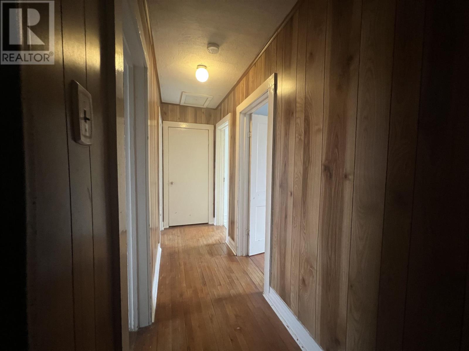 37 Hawkins ST - 23
