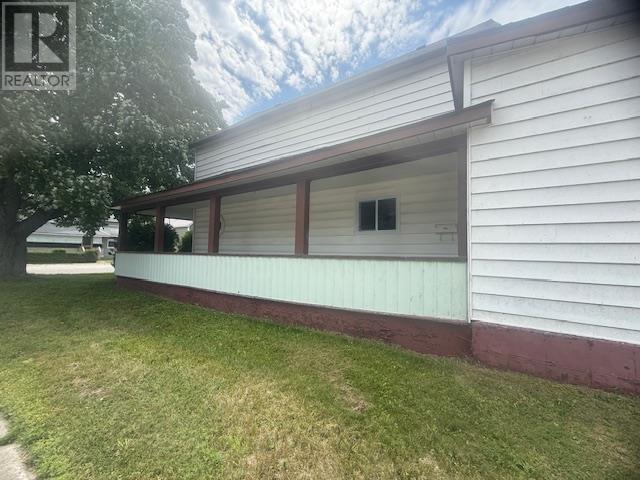 37 Hawkins ST - 3