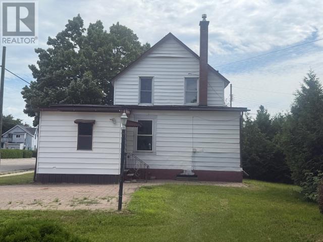 37 Hawkins ST - 5