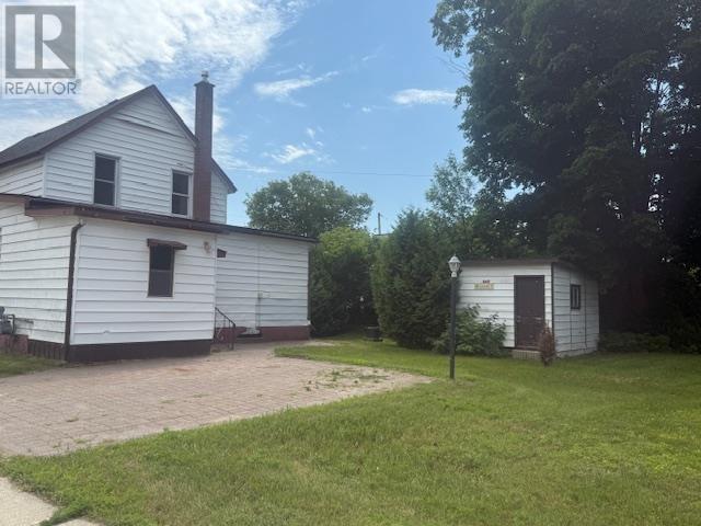 37 Hawkins ST - 6