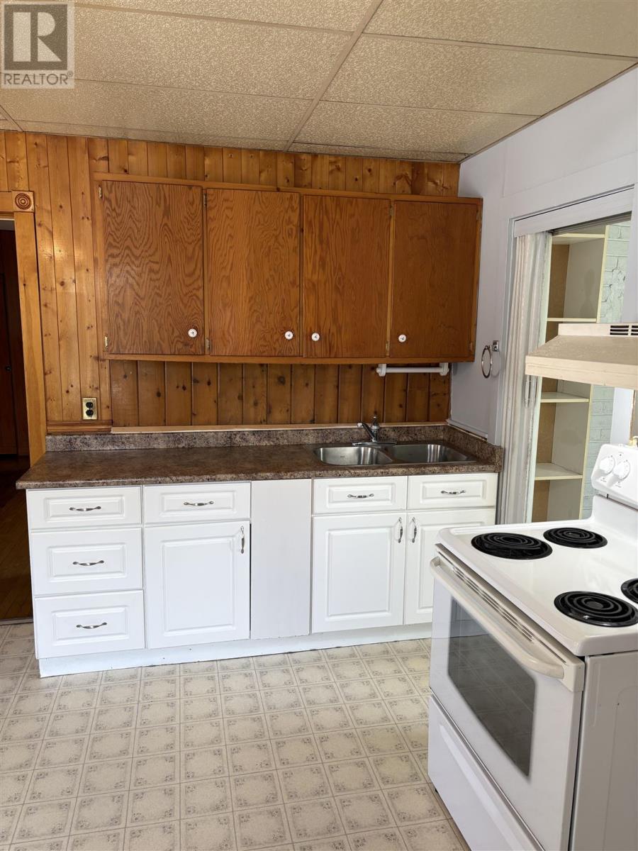 37 Hawkins ST - 9