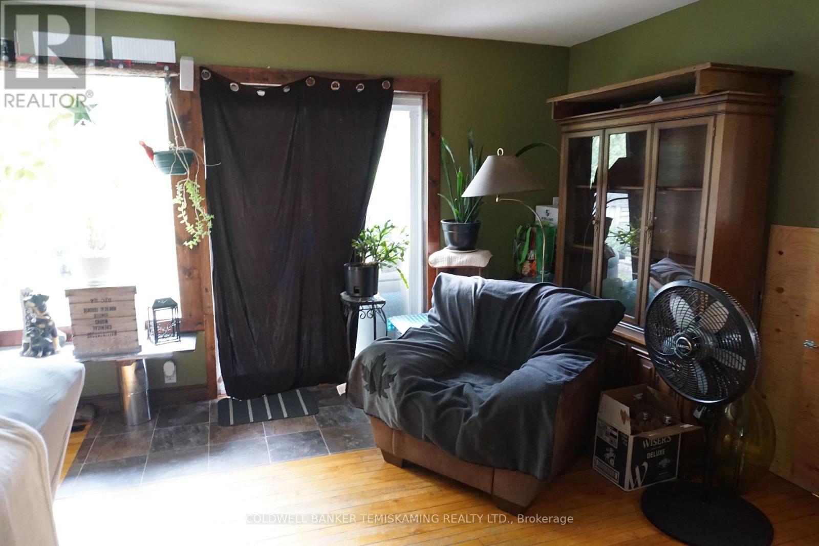 293 MERIDIAN AVENUE - 21
