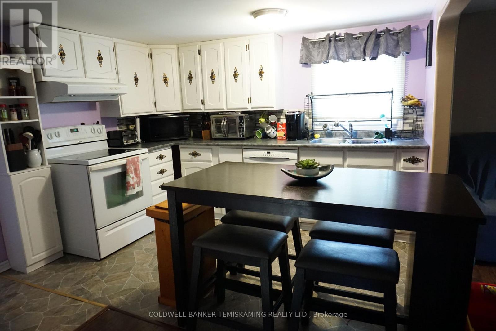 293 MERIDIAN AVENUE - 31