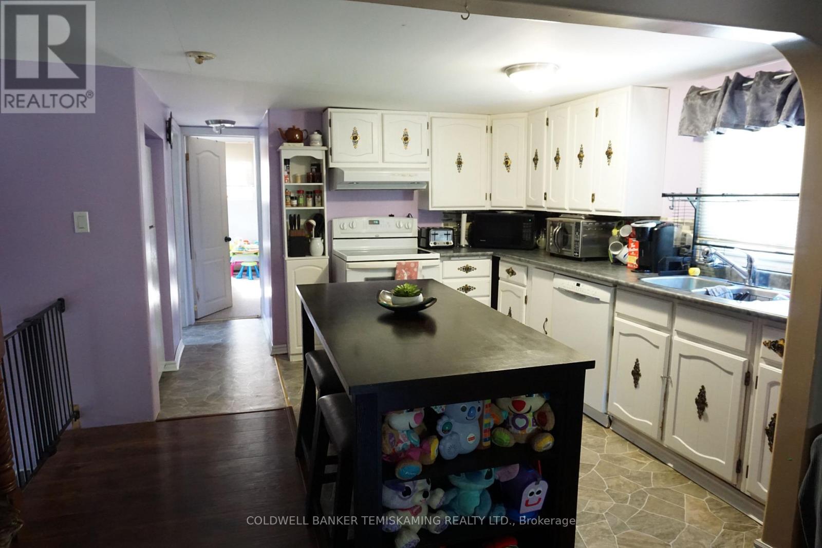 293 MERIDIAN AVENUE - 33