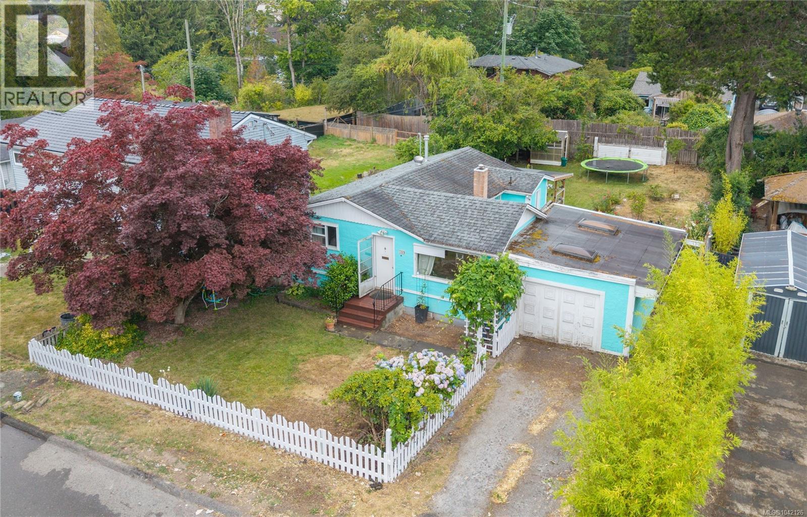 709 Stirling Ave - 1