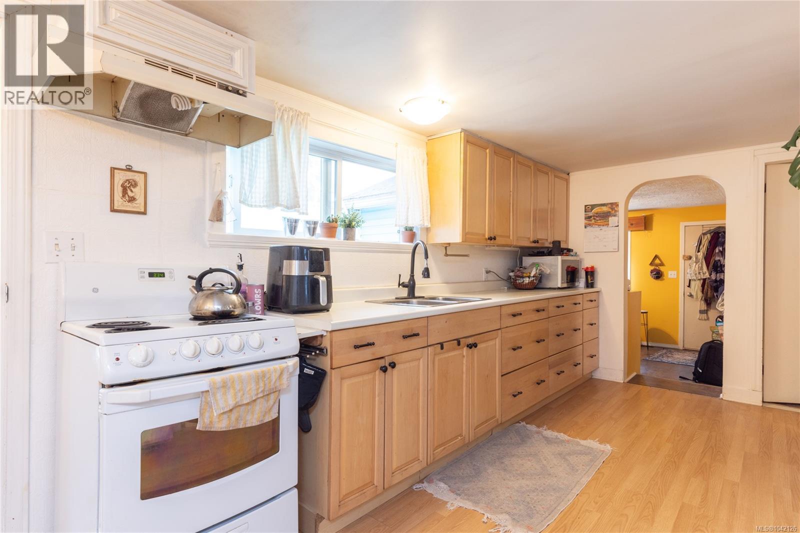 709 Stirling Ave - 11
