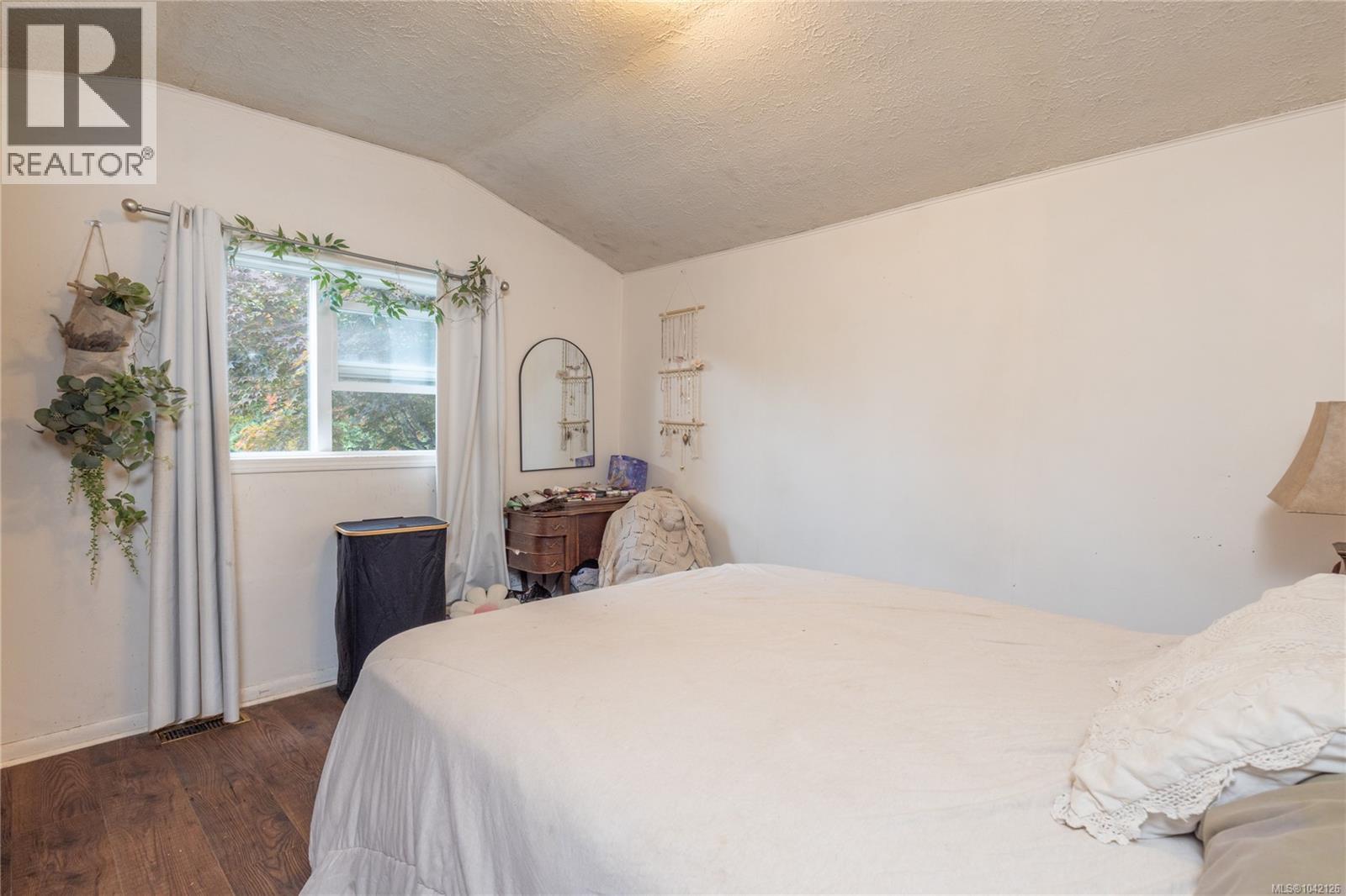709 Stirling Ave - 16