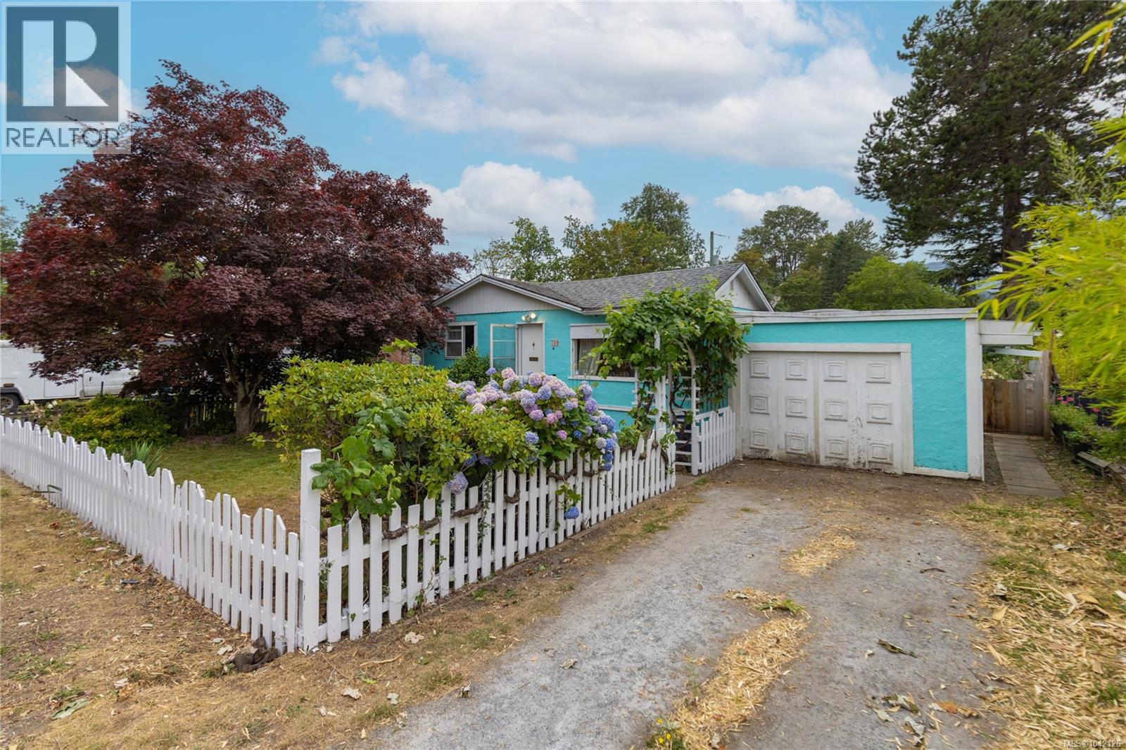 709 Stirling Ave - 4