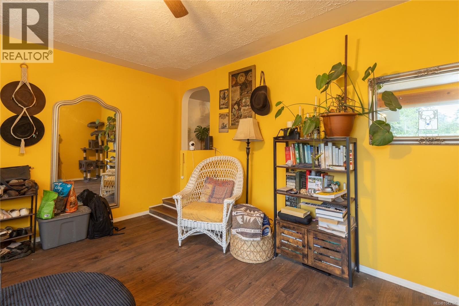 709 Stirling Ave - 8
