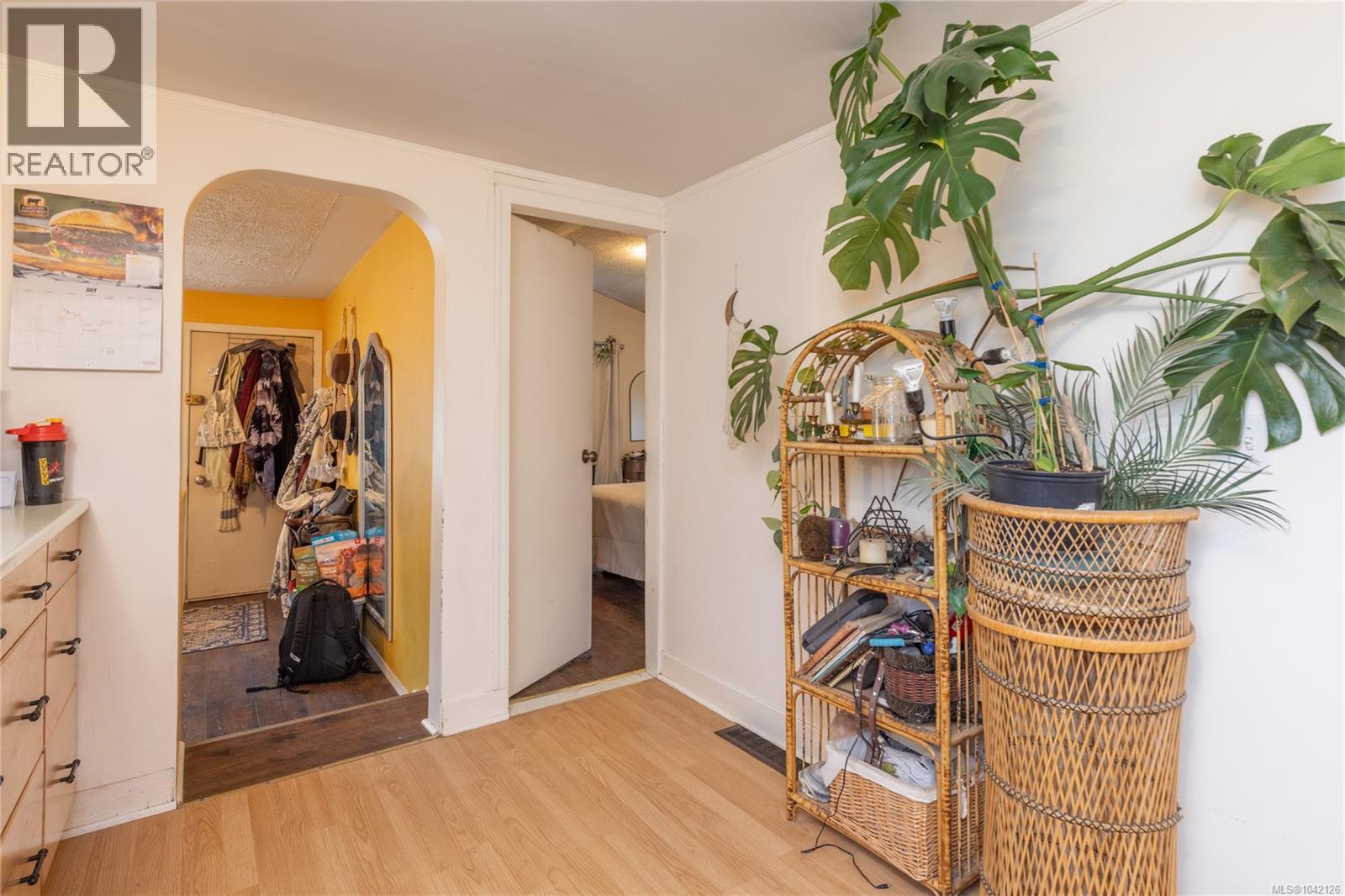 709 Stirling Ave - 9