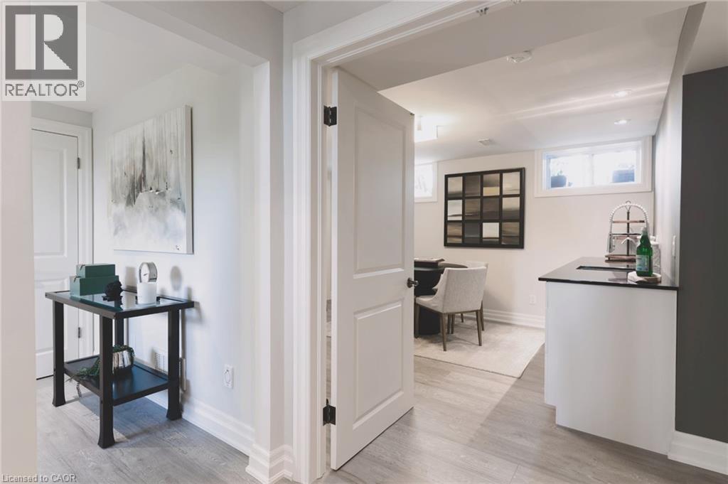 115 KENNEDY Road - Image 28