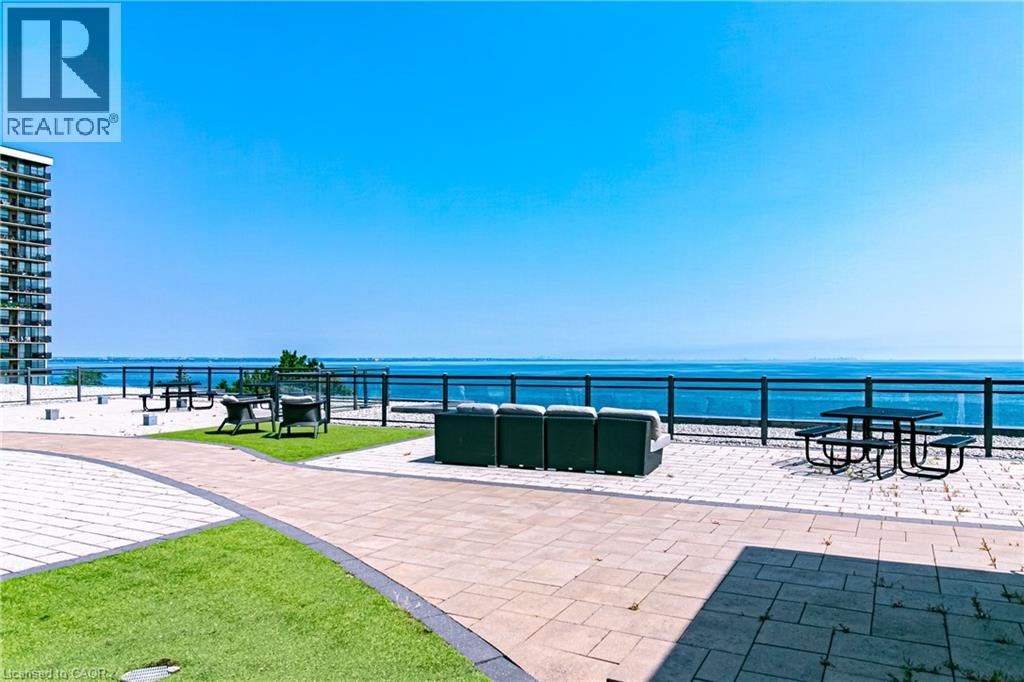#221 35 SOUTHSHORE Crescent - 22