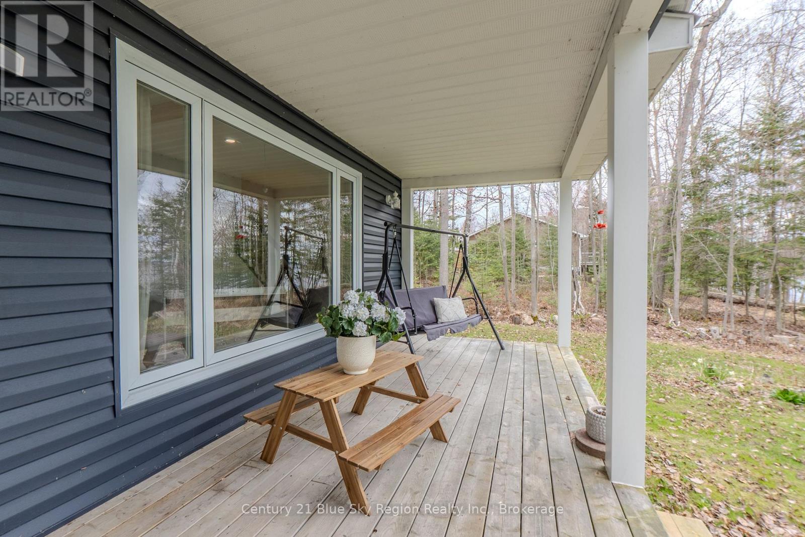64 NINOVAN ROAD E - 27