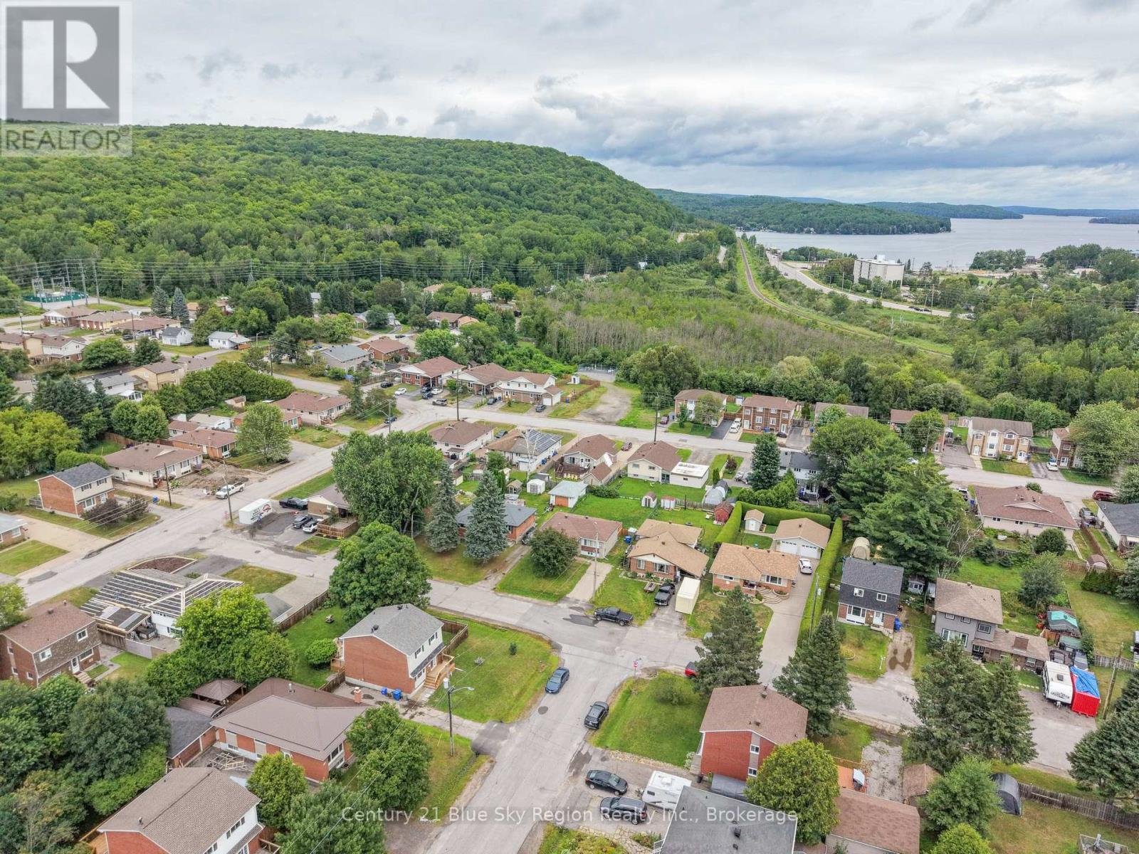 272 PATRICIA STREET - 11
