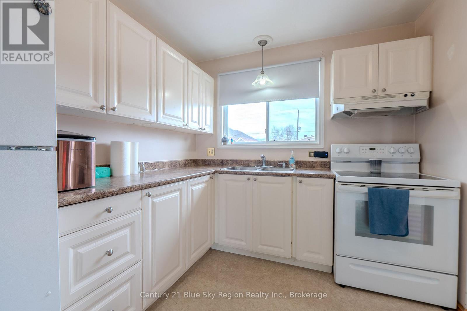 272 PATRICIA STREET - 15