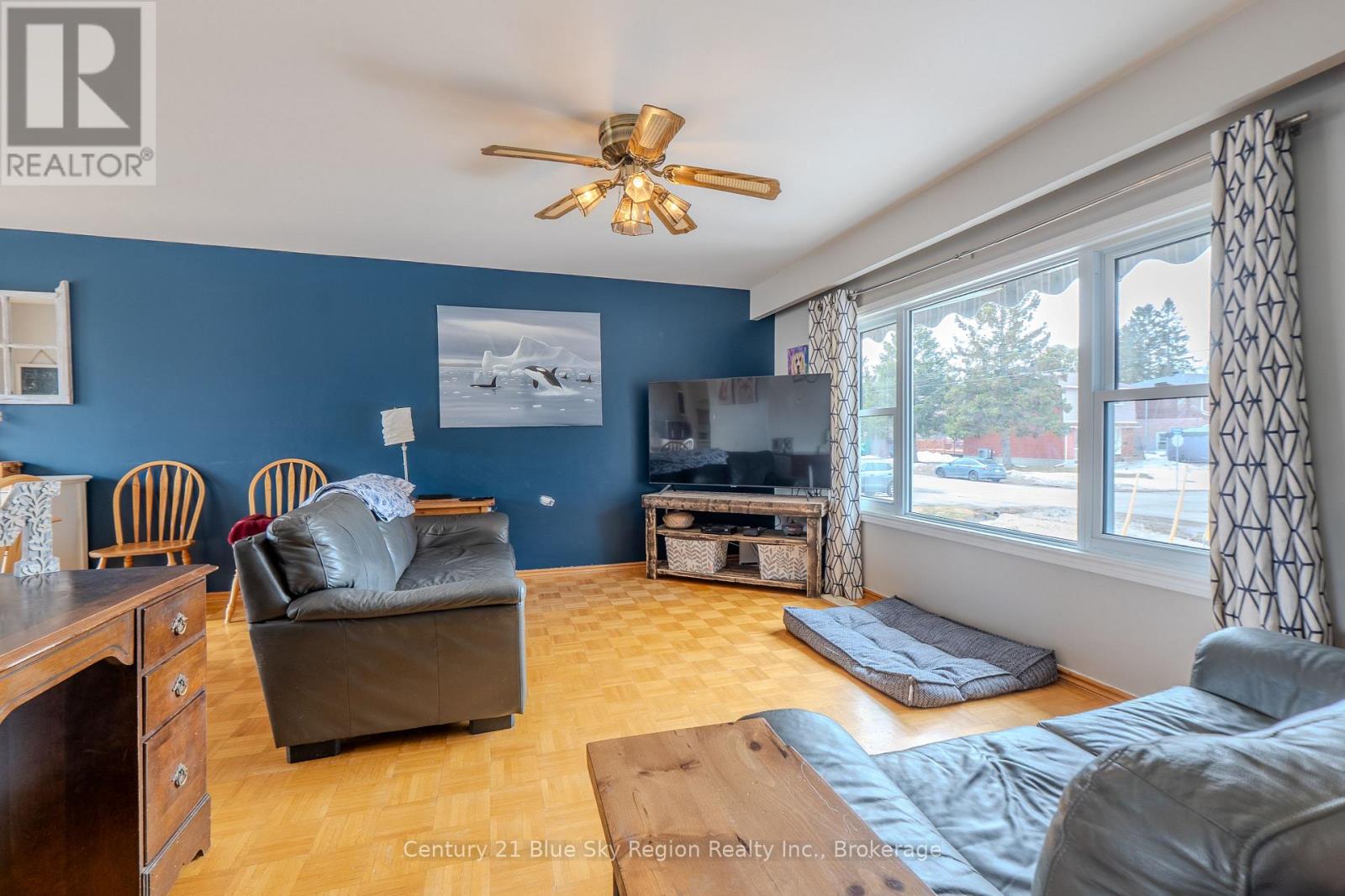 272 PATRICIA STREET - 21