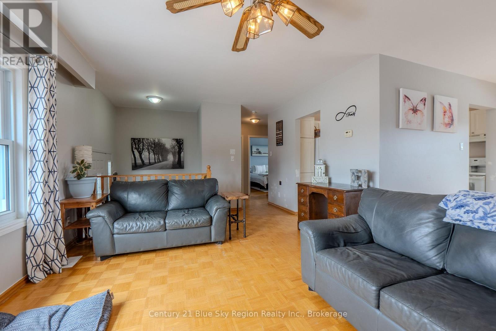 272 PATRICIA STREET - 23