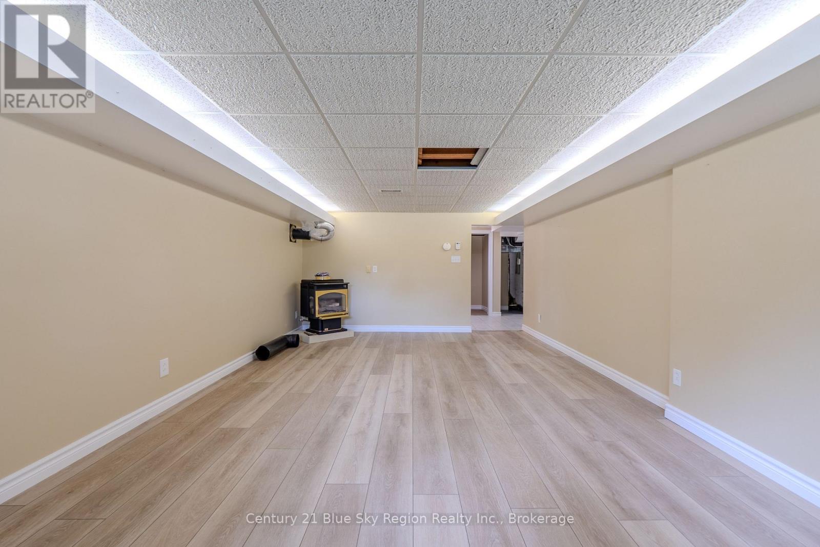 272 PATRICIA STREET - 32