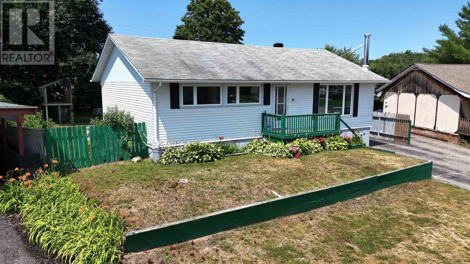 10 Blackwell RD - 33