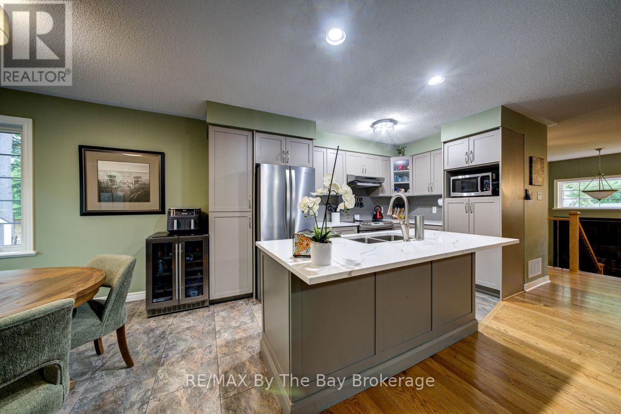 22 DOWNER CRESCENT - Image 12