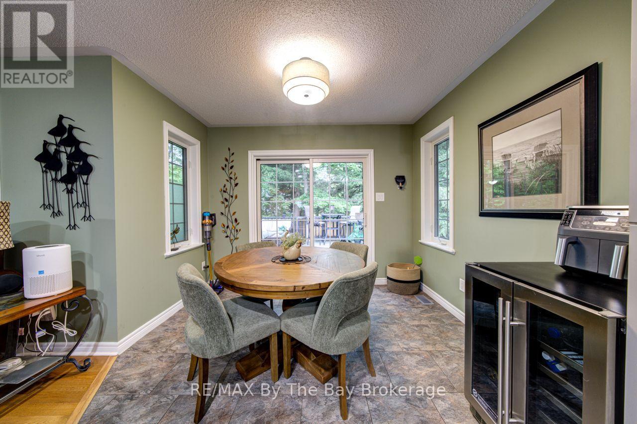 22 DOWNER CRESCENT - Image 16