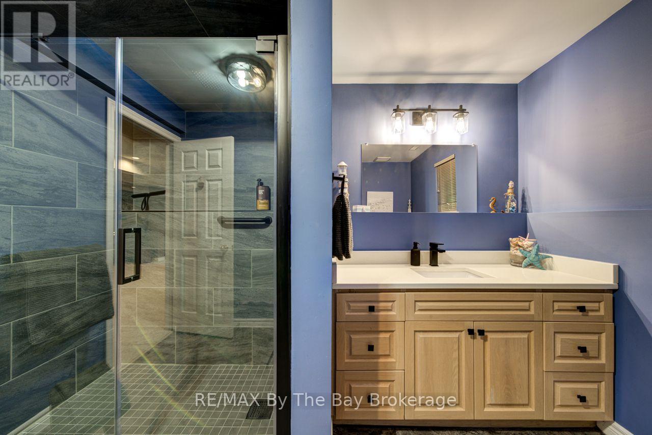 22 DOWNER CRESCENT - Image 37