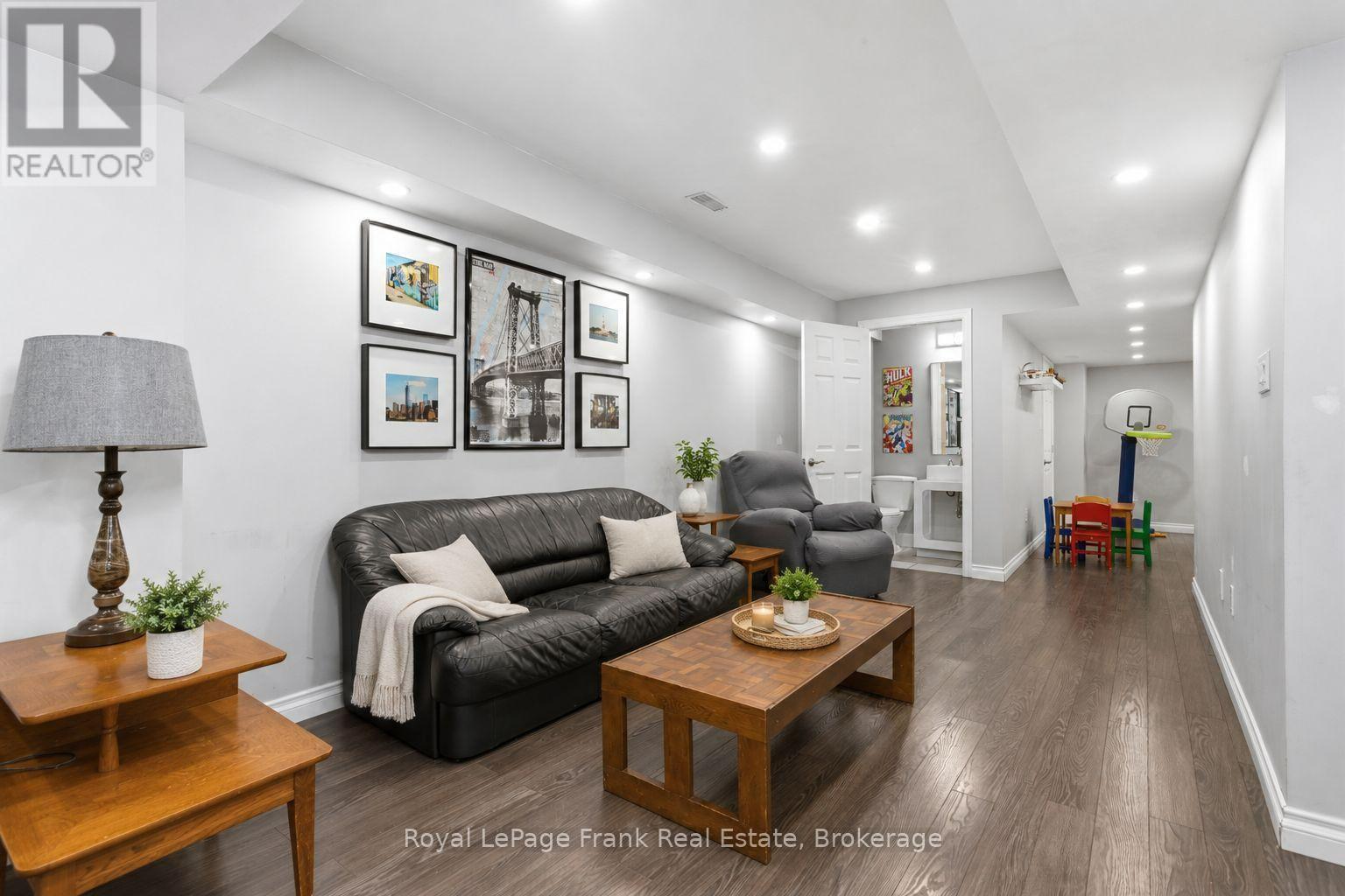 1340 WADEBRIDGE CRESCENT - 19