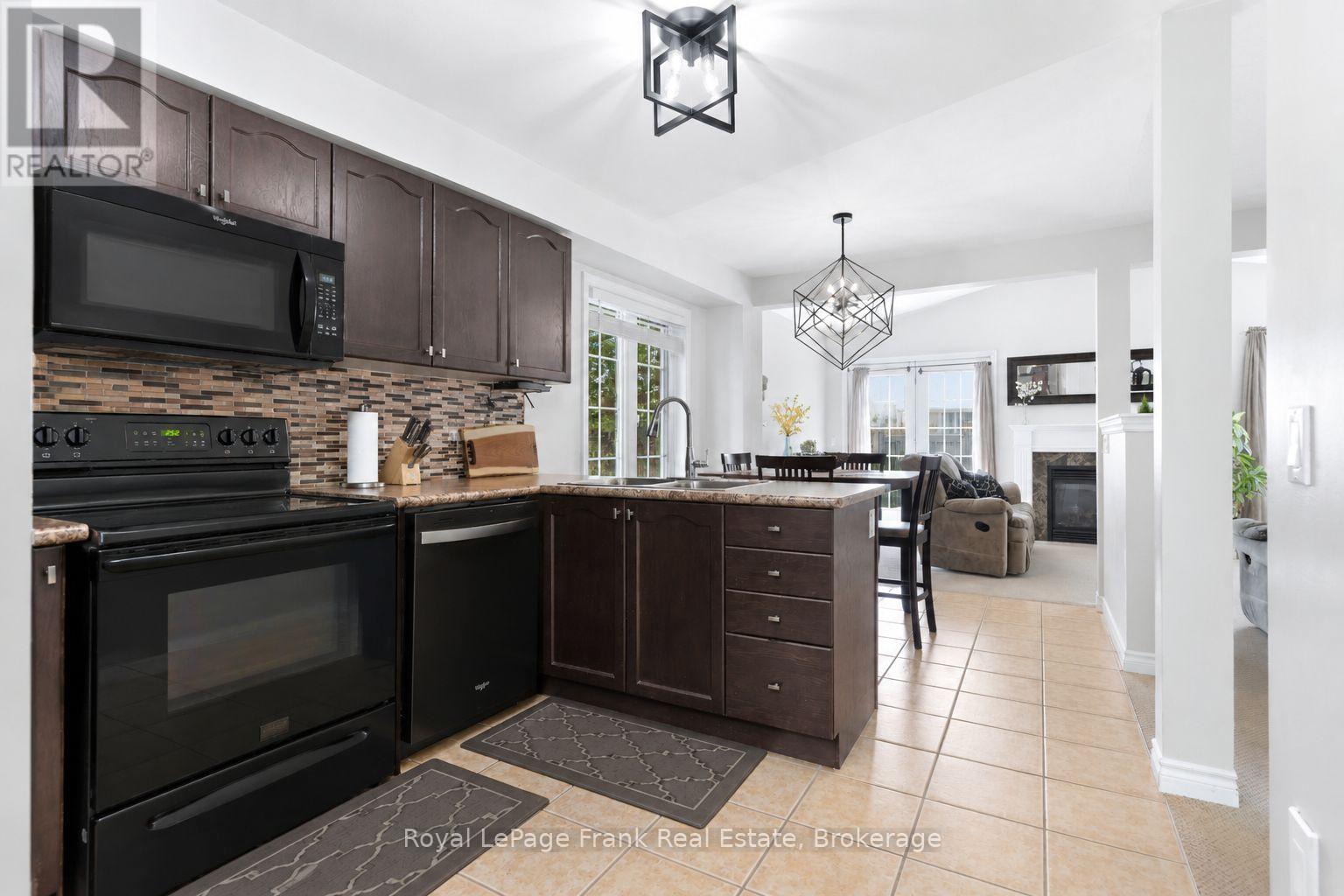 1340 WADEBRIDGE CRESCENT - 9