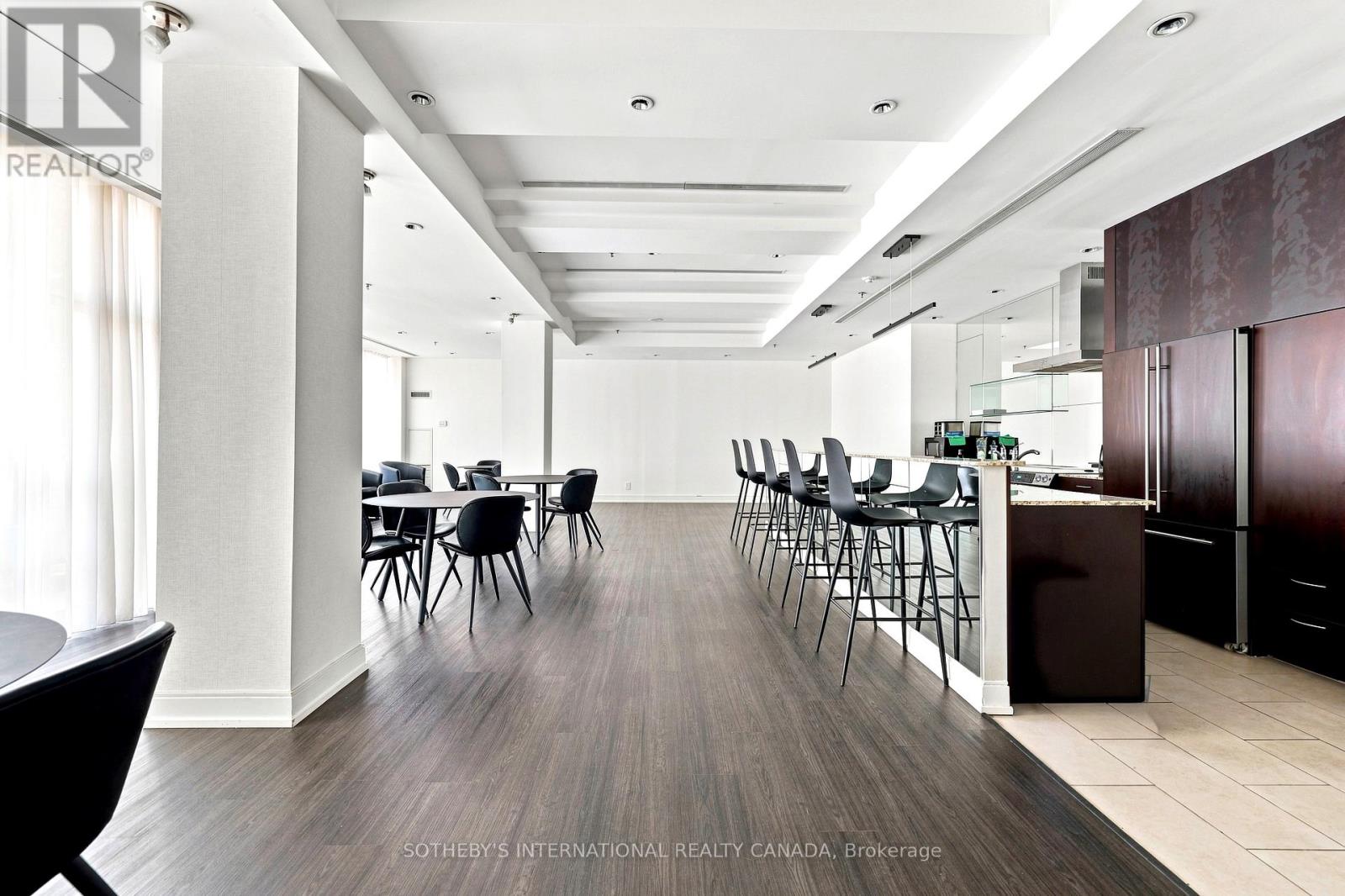 #409 88 BROADWAY AVENUE - 31