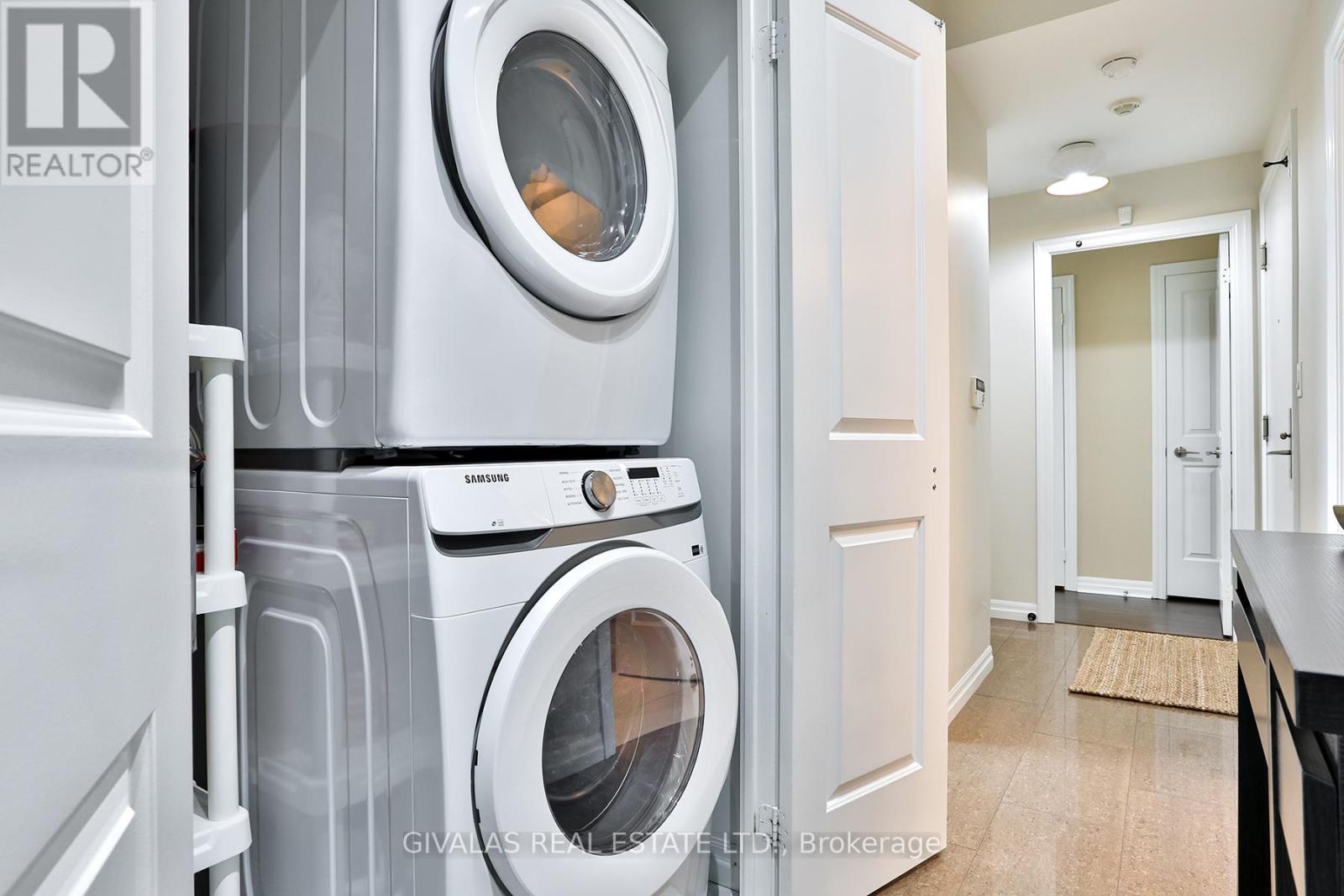 #2110 30 HERONS HILL WAY - 26