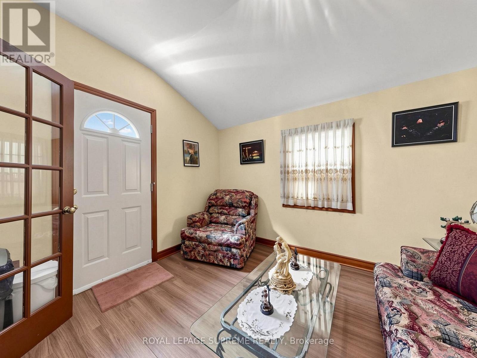196 PALMERSTON AVENUE - 9