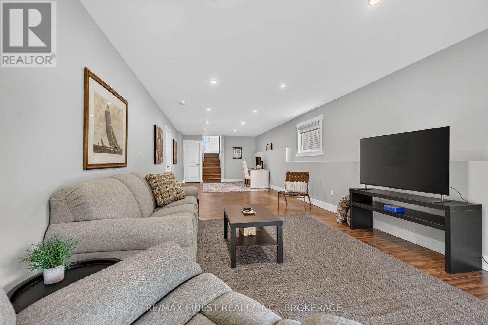 1515 BERKSHIRE DRIVE - 32