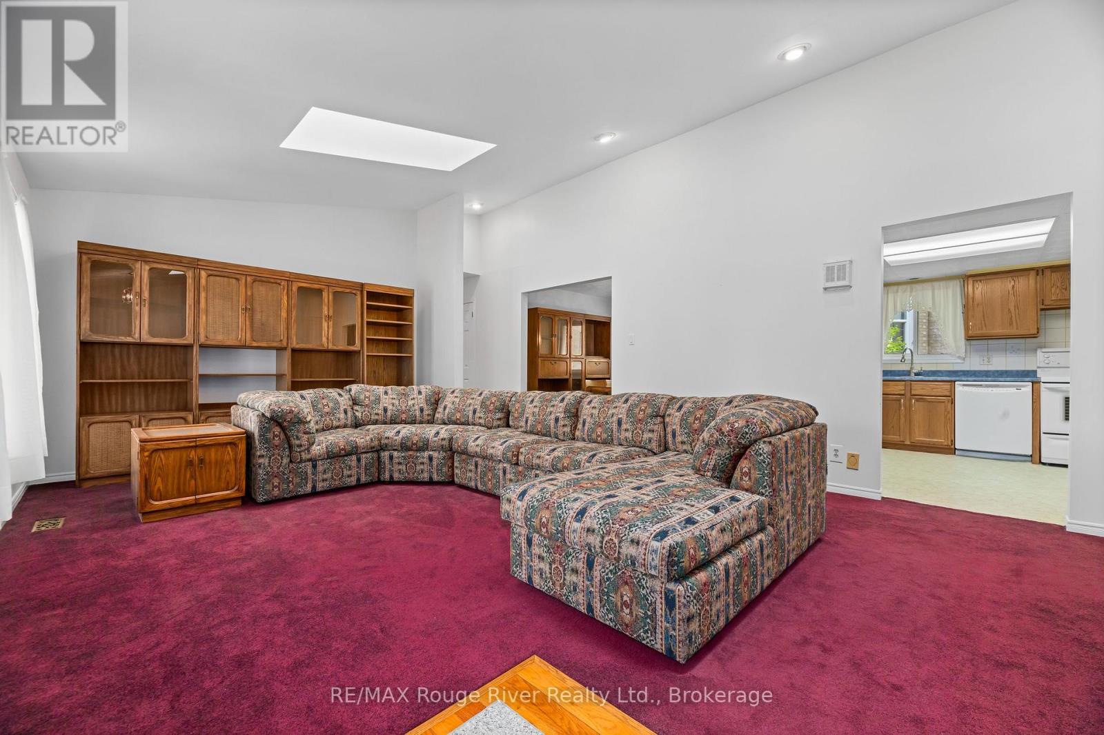 59 1/2 VICTORIA AVENUE N - 12