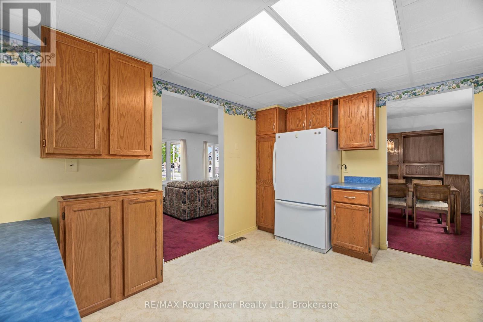 59 1/2 VICTORIA AVENUE N - 15