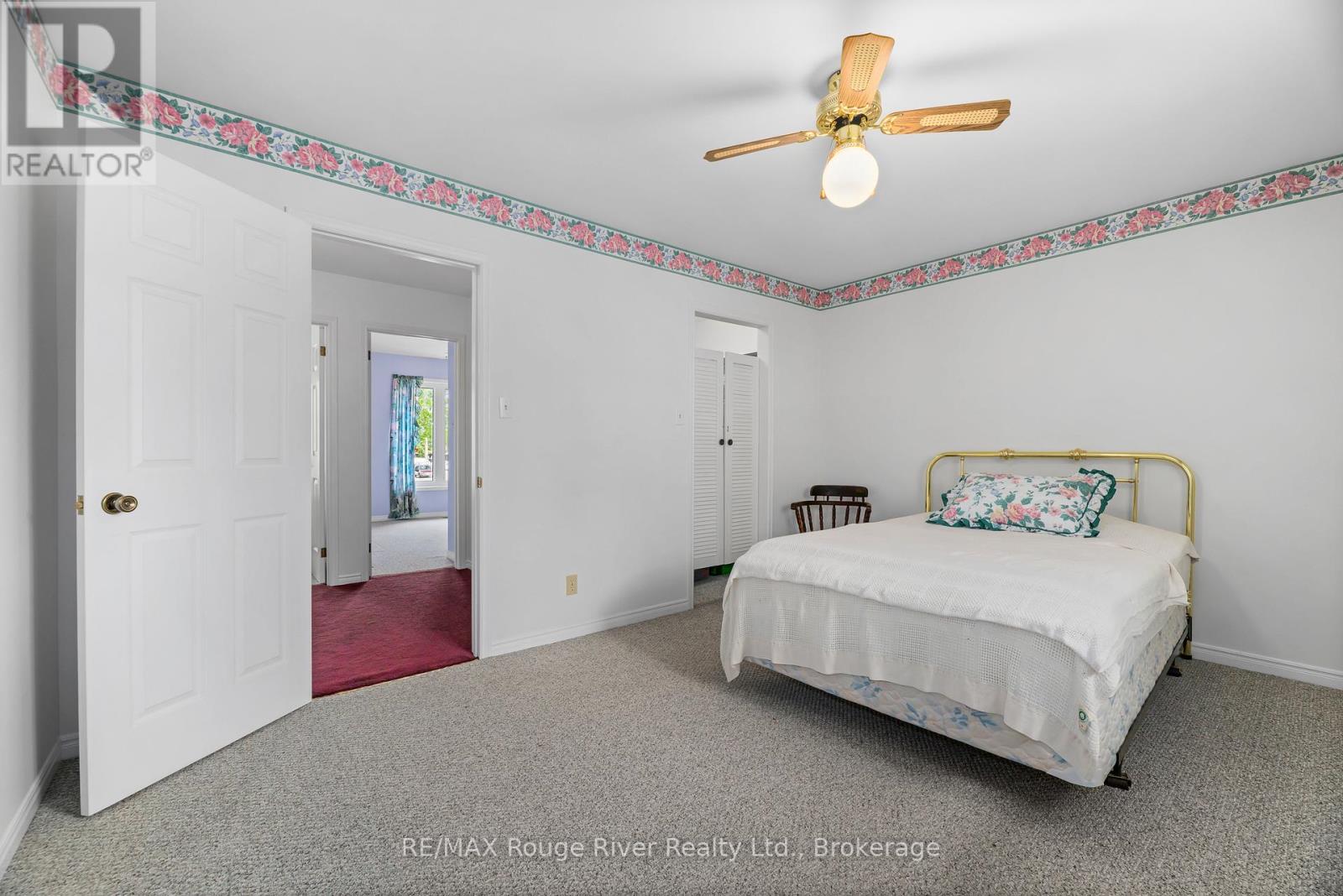 59 1/2 VICTORIA AVENUE N - 24