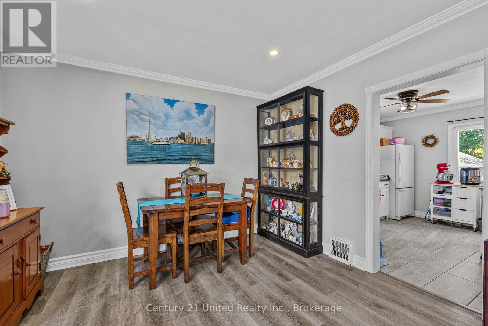 525 HOWDEN STREET - 10