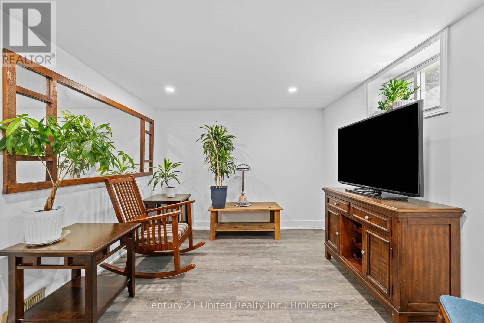 525 HOWDEN STREET - 21