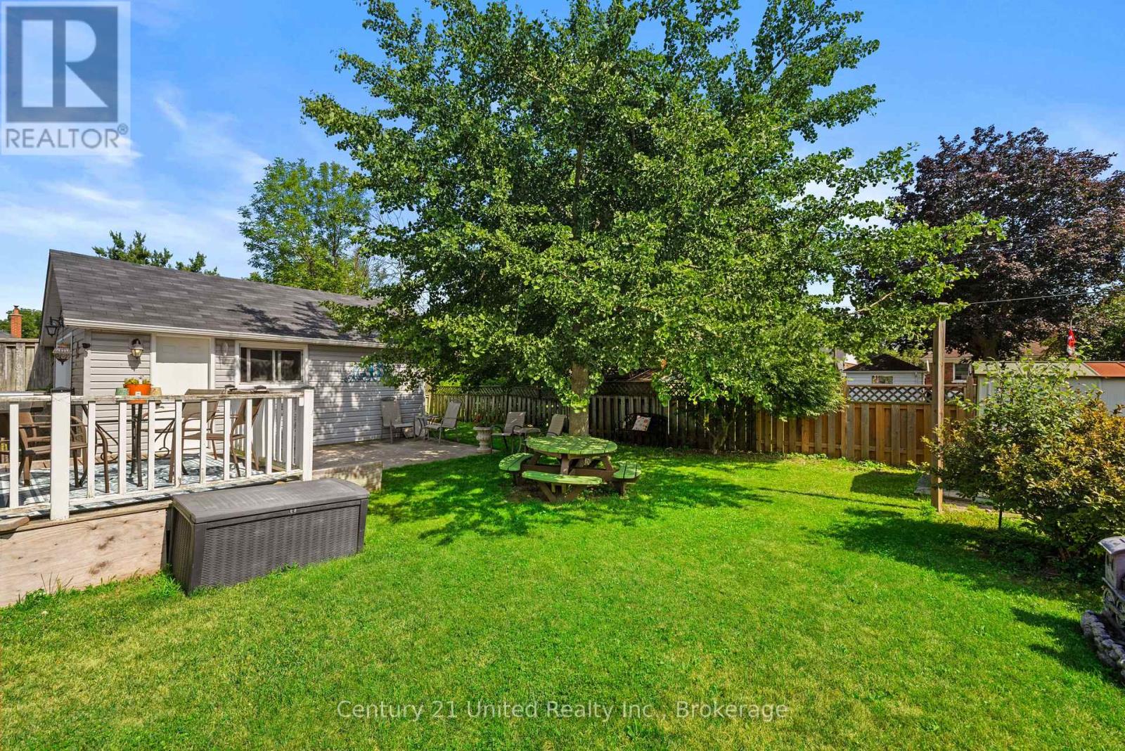 525 HOWDEN STREET - 8