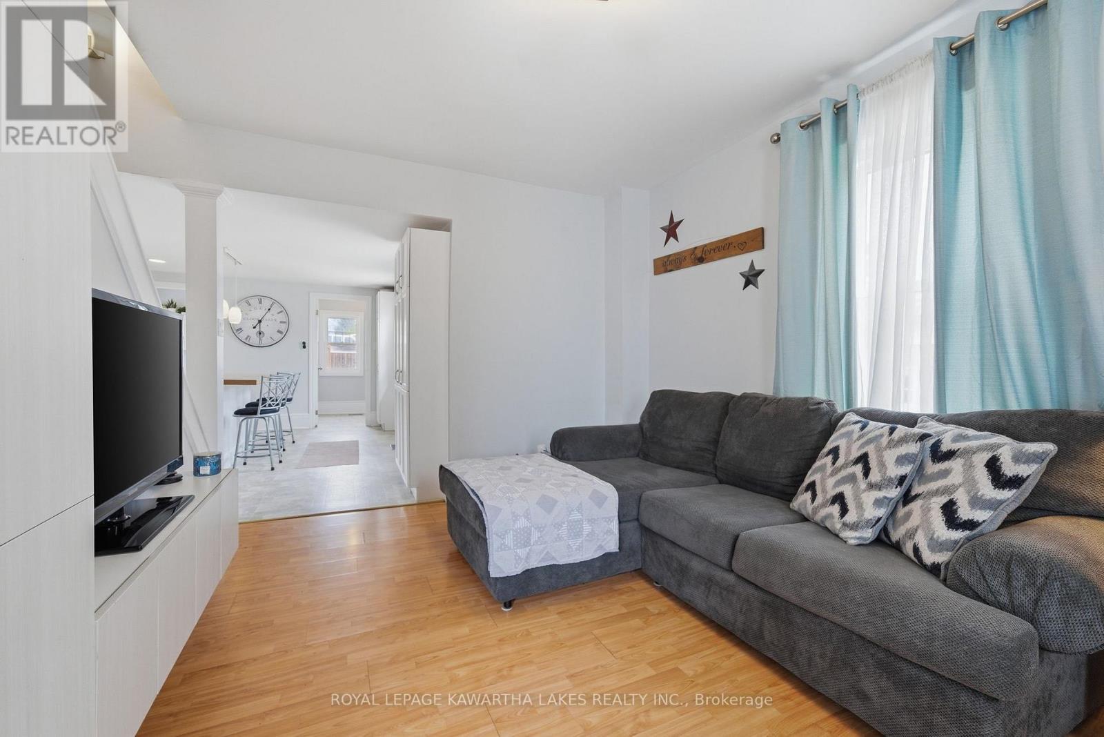 126 KING STREET - 11