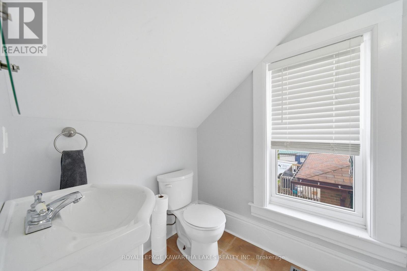 126 KING STREET - 31