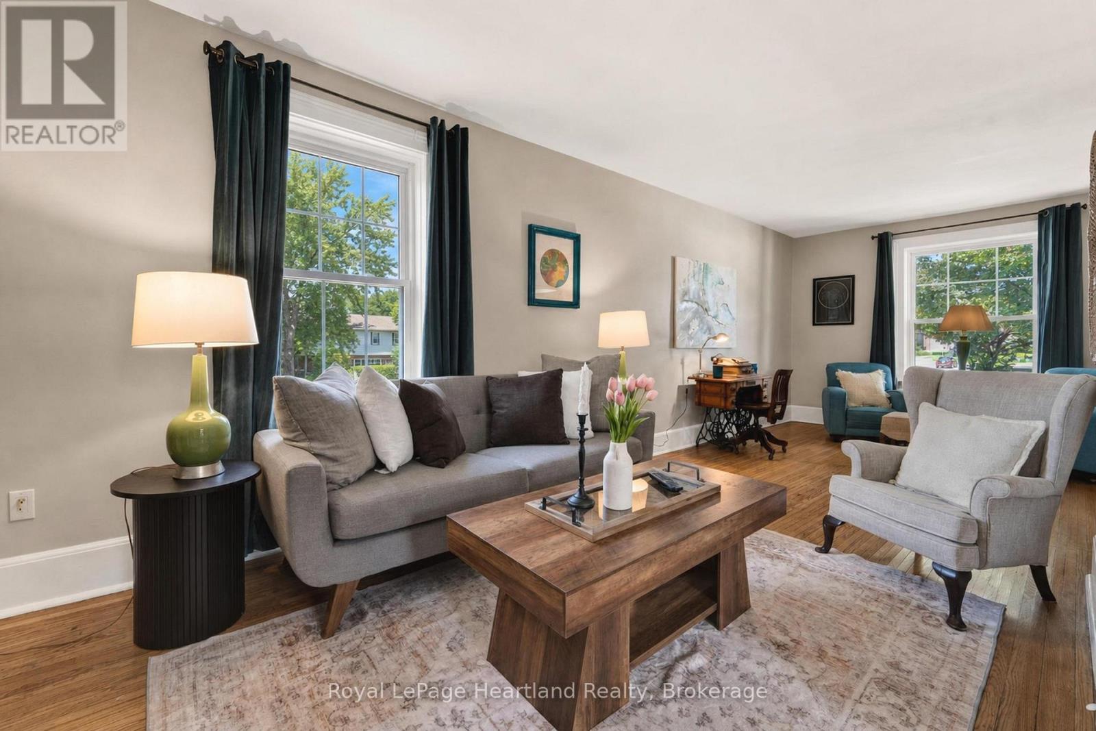 114 ELGIN AVENUE E - 13