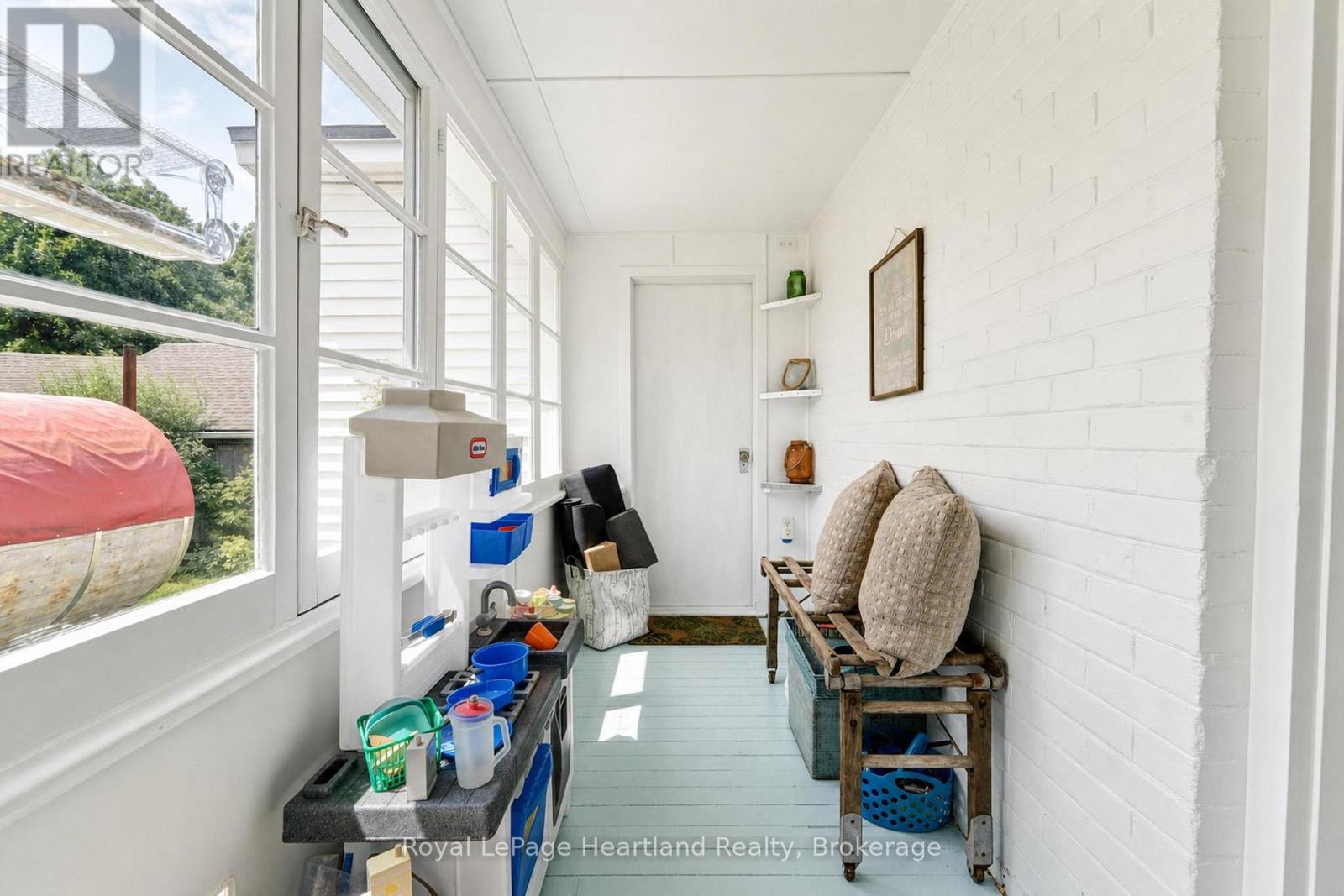 114 ELGIN AVENUE E - 20
