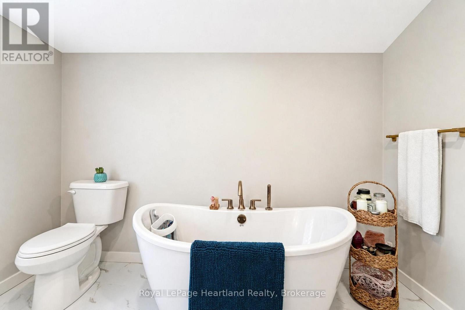 114 ELGIN AVENUE E - 29