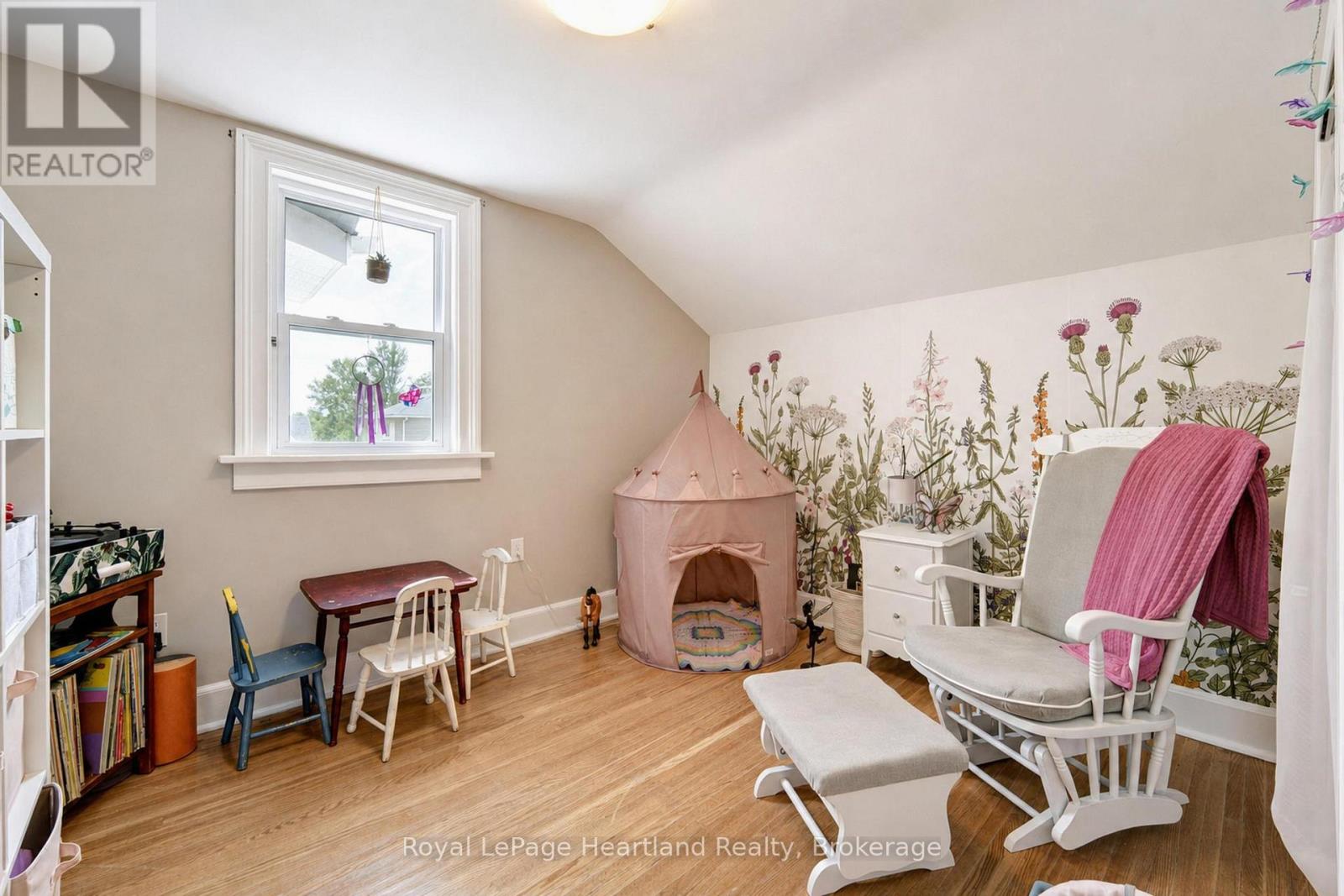 114 ELGIN AVENUE E - 30