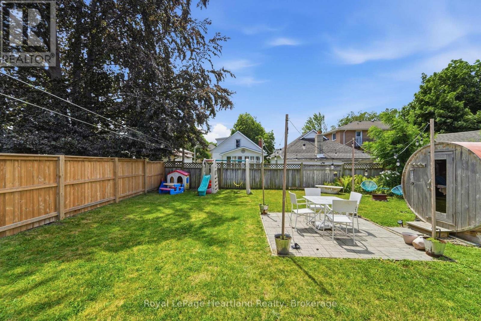 114 ELGIN AVENUE E - 35