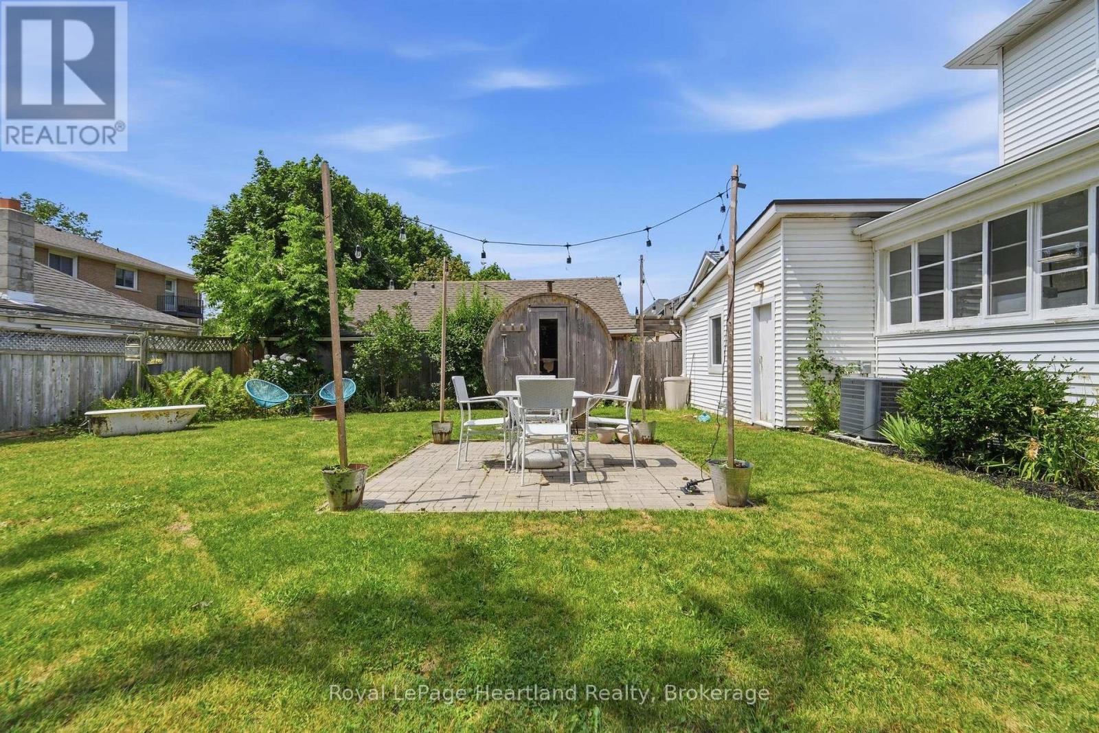 114 ELGIN AVENUE E - 36