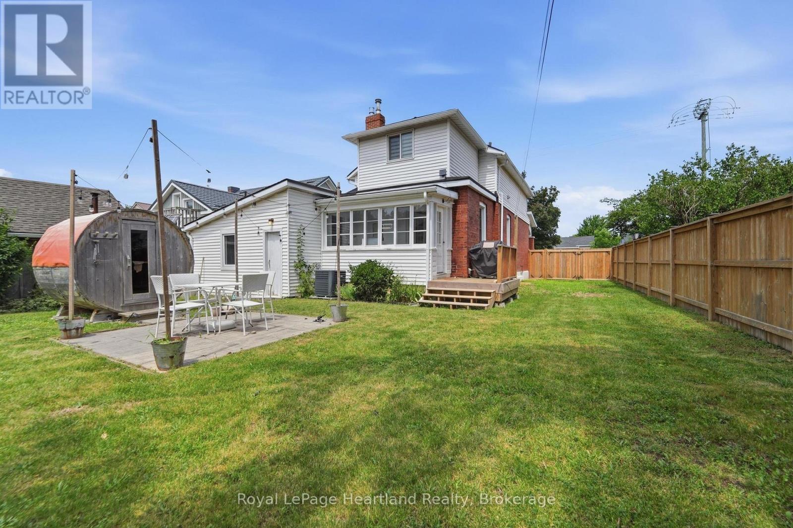114 ELGIN AVENUE E - 38