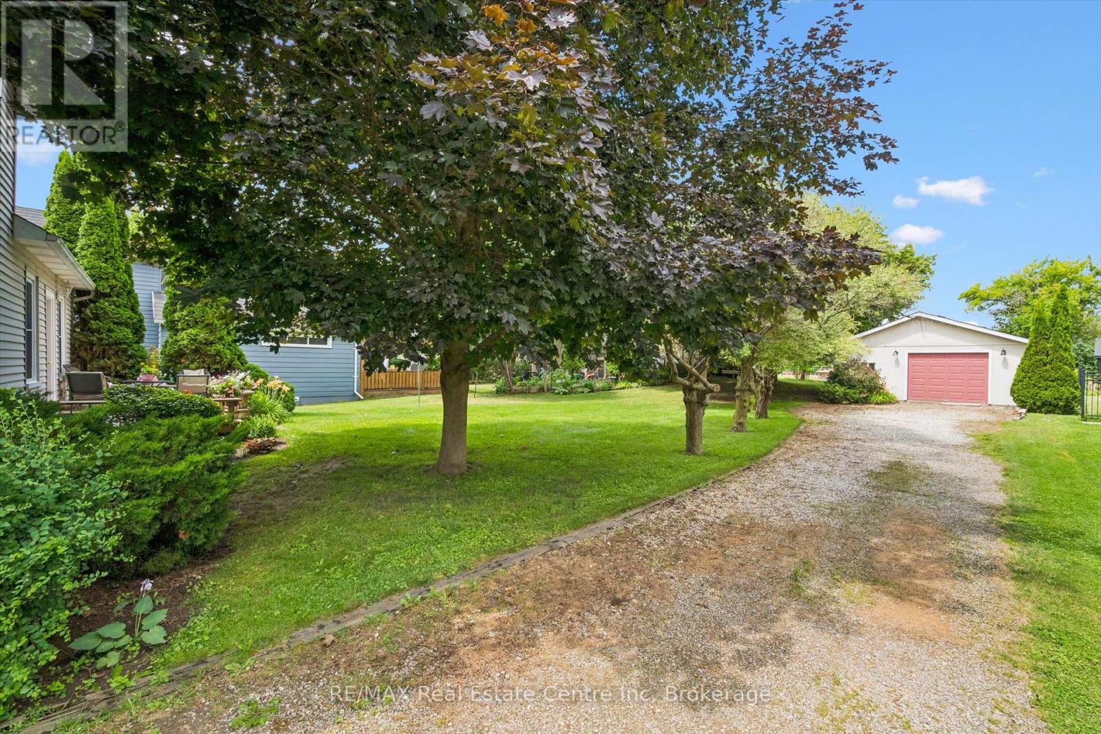 25 BADENOCH STREET - 32